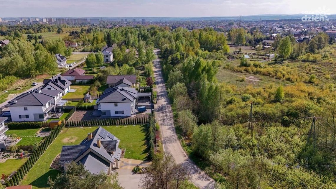 Peryferyjne uliczki Ostrowca stają się bezpieczniejsze Peryferyjne uliczki Ostrowca stają się bezpieczniejsze