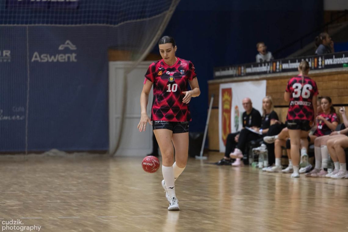 Pewne zwycięstwo „Koroneczek” przed własną publicznością. Korona Handball Kielce 31:18 UKS Dziewiątka Legnica Pewne zwycięstwo „Koroneczek” przed własną publicznością. Korona Handball Kielce 31:18 UKS Dziewiątka Legnica