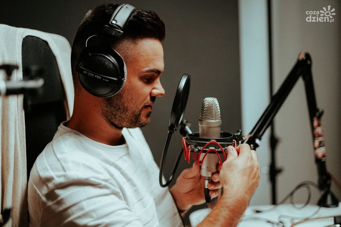 Pianka dźwiękochłonna - skuteczny sposób na stworzenie profesjonalnego miejsca pracy