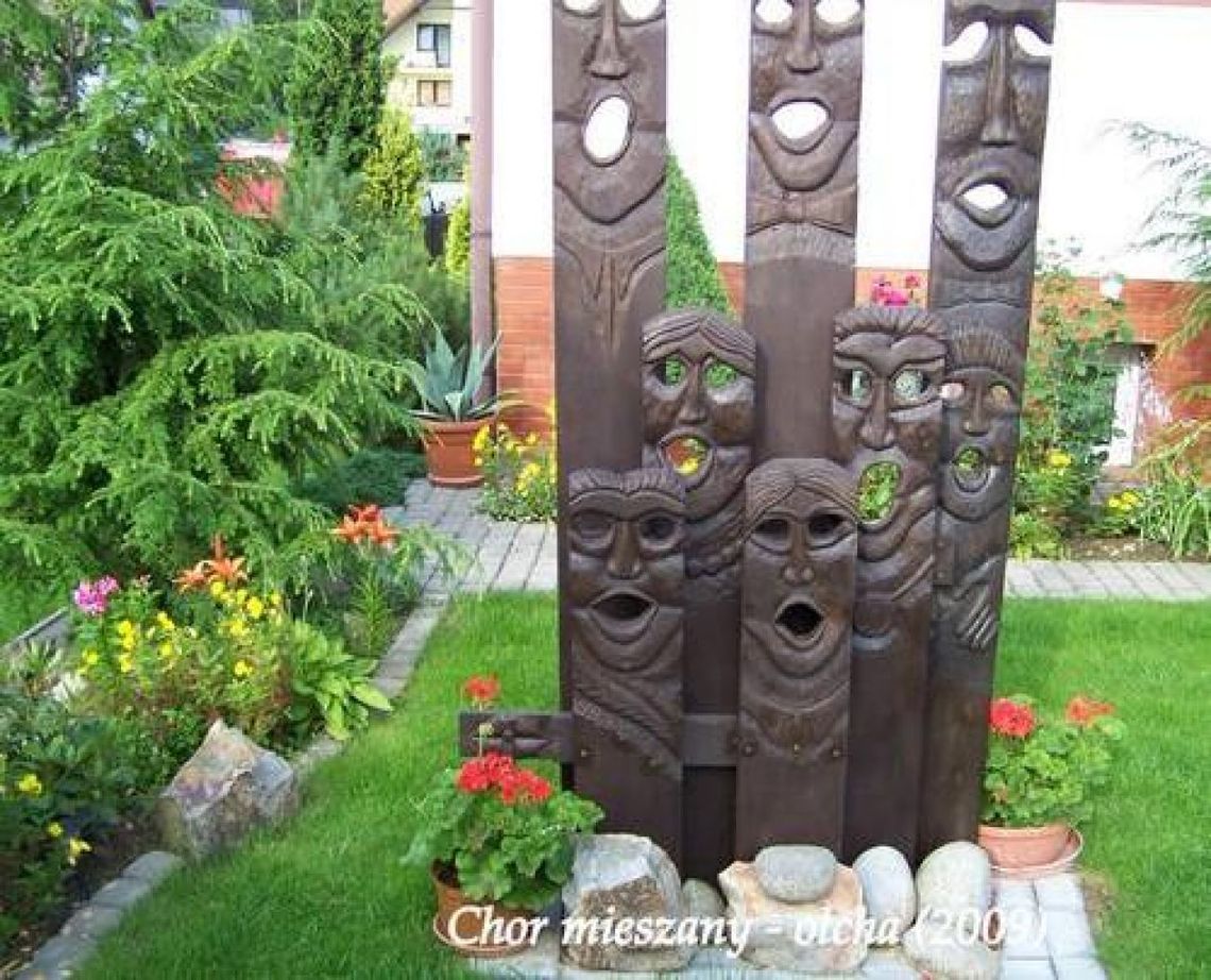 "Piękno w drewnie dłutem wyrzeźbione". Wystawa w WDK "Piękno w drewnie dłutem wyrzeźbione". Wystawa w WDK