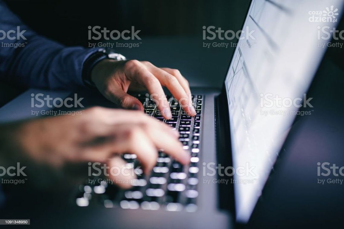 Pierwsze przejawy cyberwojny Pierwsze przejawy cyberwojny