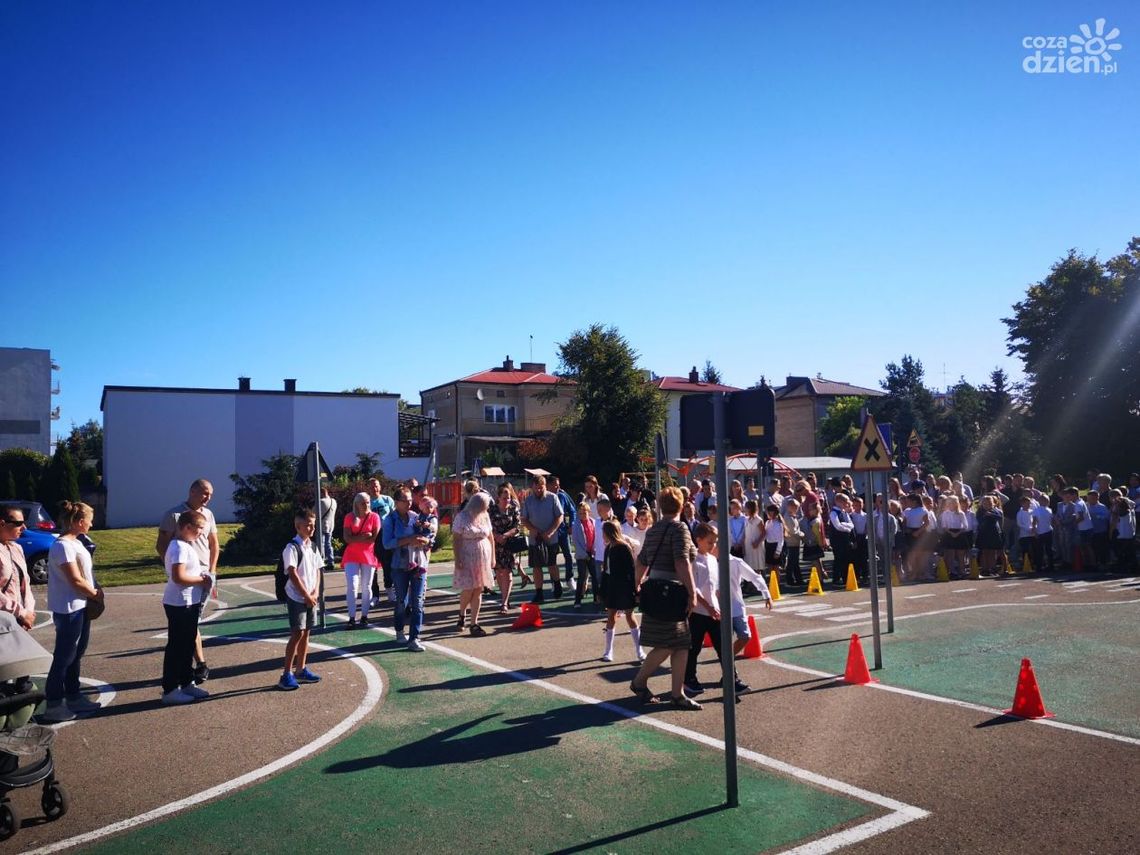 Pierwszy dzwonek w ostrowieckich szkołach Pierwszy dzwonek w ostrowieckich szkołach