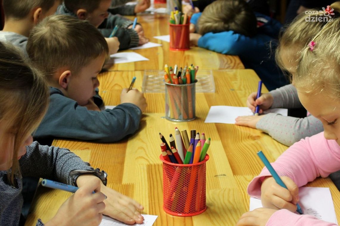 Pijane przedszkolanki opiekowały się dziećmi Pijane przedszkolanki opiekowały się dziećmi