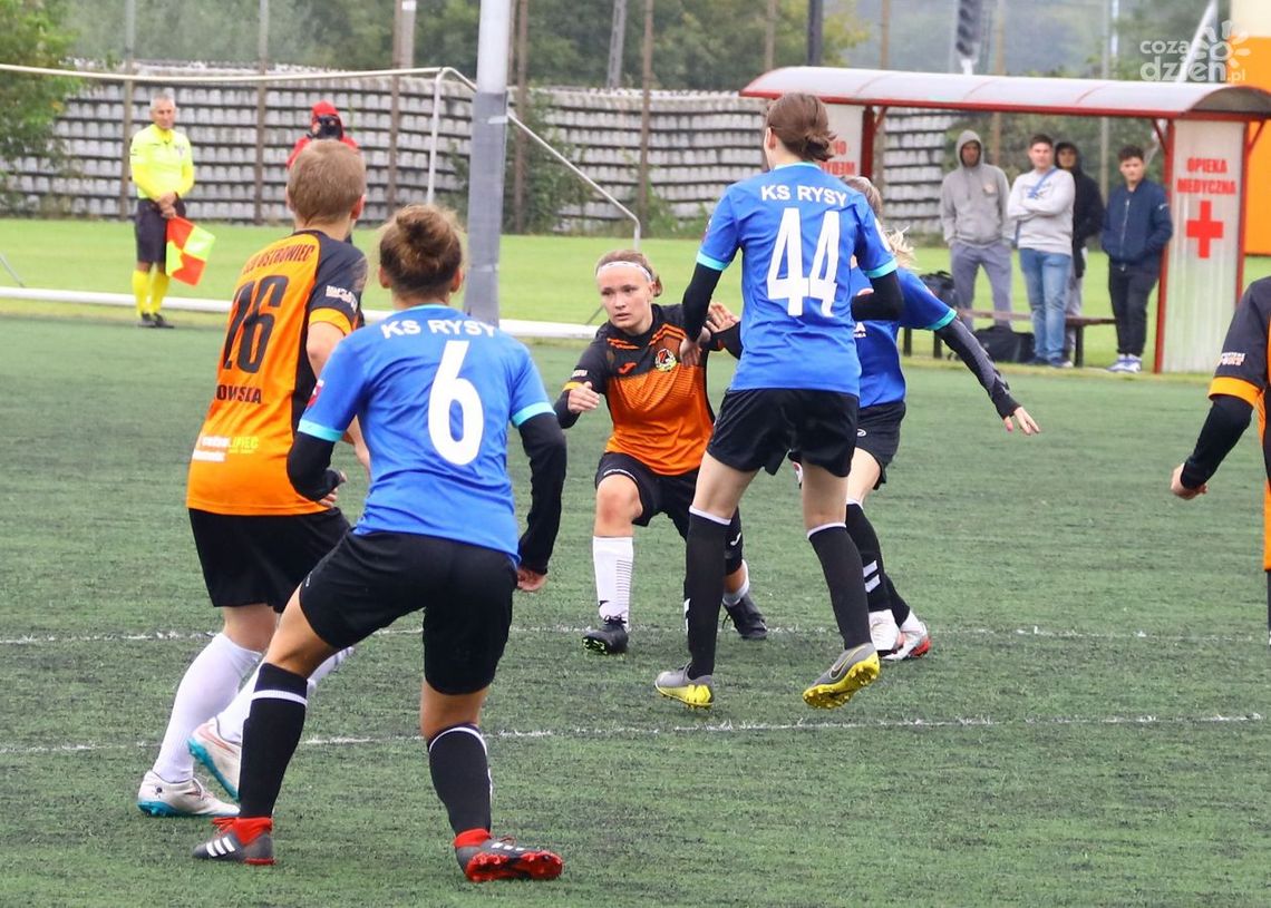 Piłkarki KSZO nadal niepokonane w III Lidze