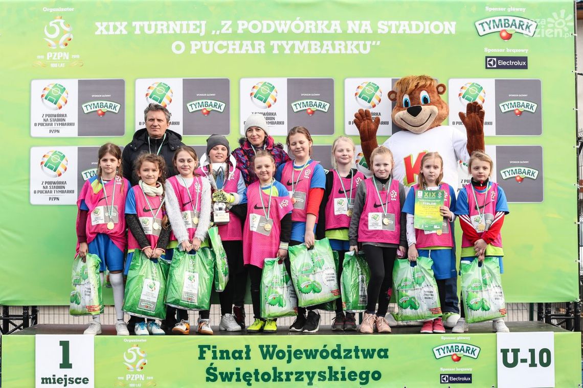 Piłkarki z Kunowa najlepsze w Świętokrzyskim Piłkarki z Kunowa najlepsze w Świętokrzyskim