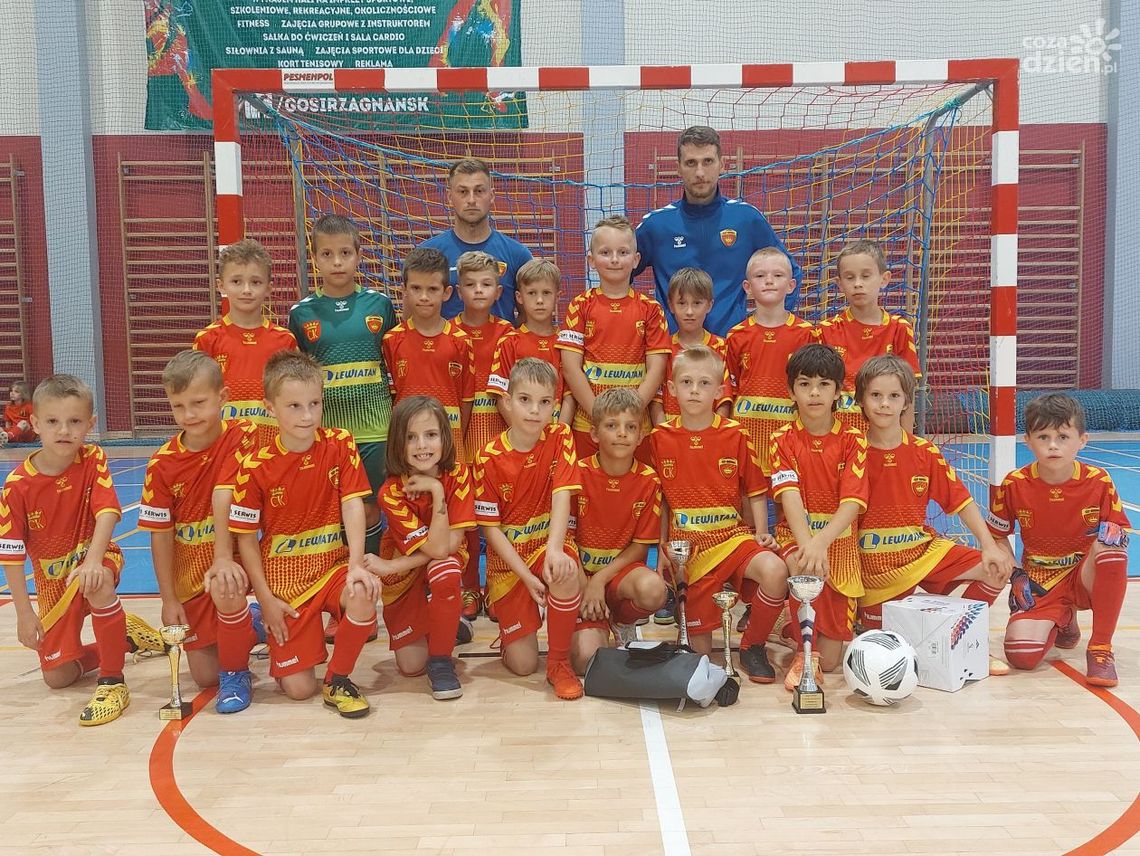 Piłkarskie trójki 2014 i 2013 w Zagnańsku Piłkarskie trójki 2014 i 2013 w Zagnańsku