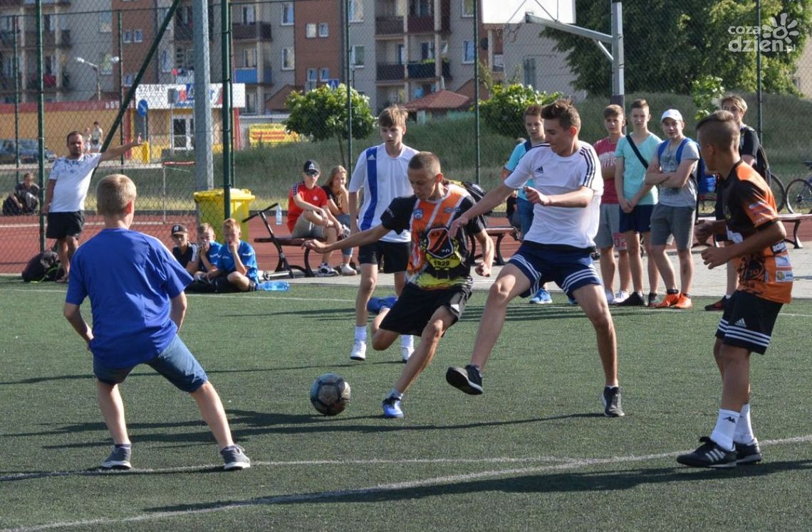 Piłkarskie zmagania na Orliku Piłkarskie zmagania na Orliku