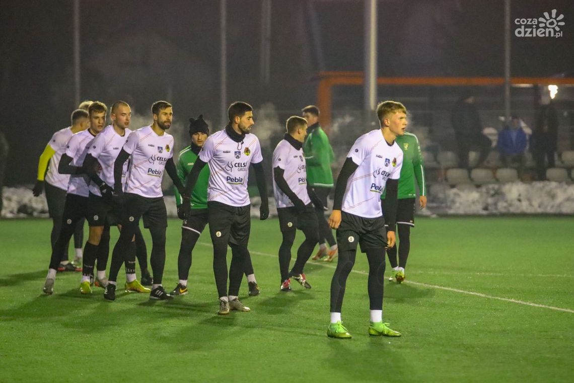 Piłkarze KSZO 1929 po piątym meczu kontrolnym Piłkarze KSZO 1929 po piątym meczu kontrolnym