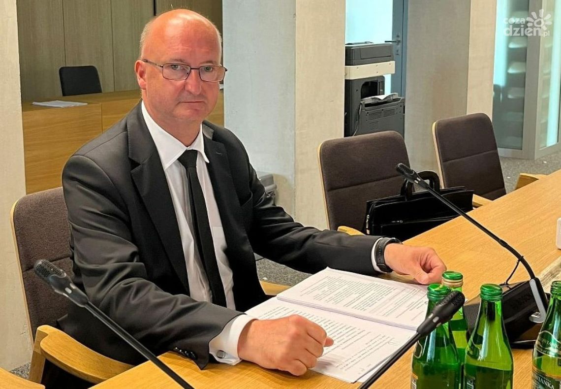 Piotr Wawrzyk w szpitalu. Chciał popełnić samobójstwo