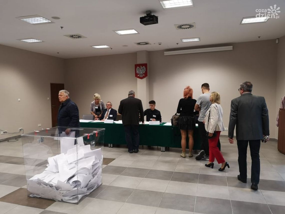 PiS bierze wszystkie mandaty do Senatu PiS bierze wszystkie mandaty do Senatu