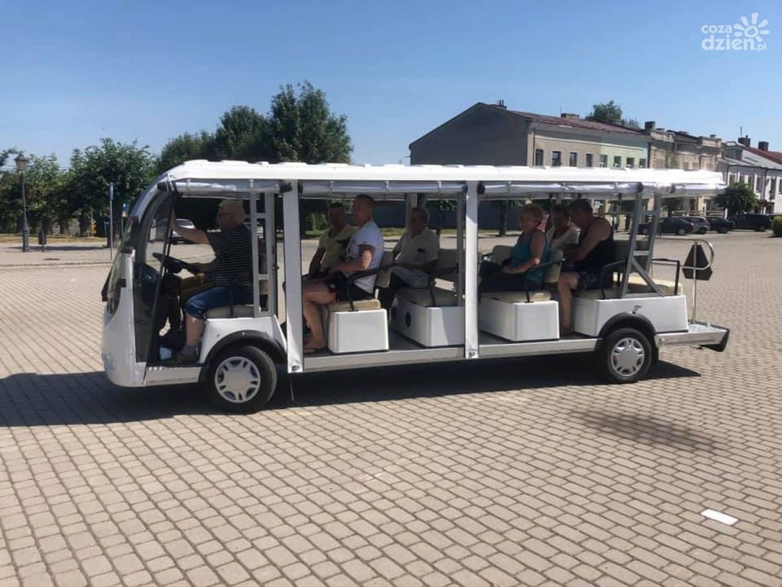 Po Opatowie i okolicach jeździ turystyczny melex Po Opatowie i okolicach jeździ turystyczny melex