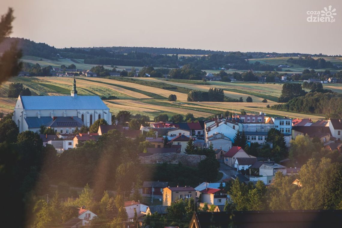 Po raz kolejny nie odbyła się sesja rady miejskiej w Bodzentynie. Teraz wszystko w rękach wojewody Po raz kolejny nie odbyła się sesja rady miejskiej w Bodzentynie. Teraz wszystko w rękach wojewody