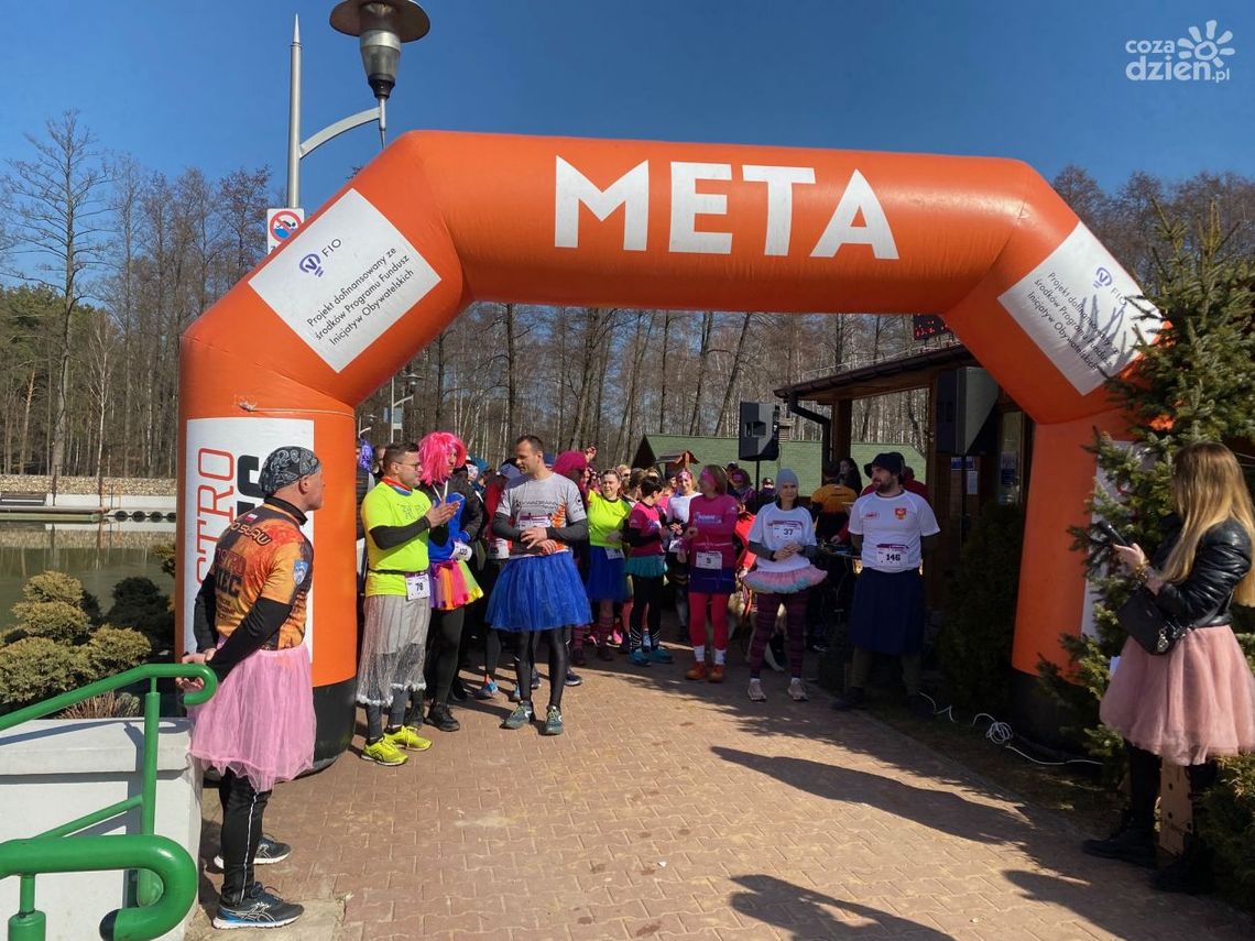 Pobiegli w spódnicach i pomogli Roksanie Pobiegli w spódnicach i pomogli Roksanie