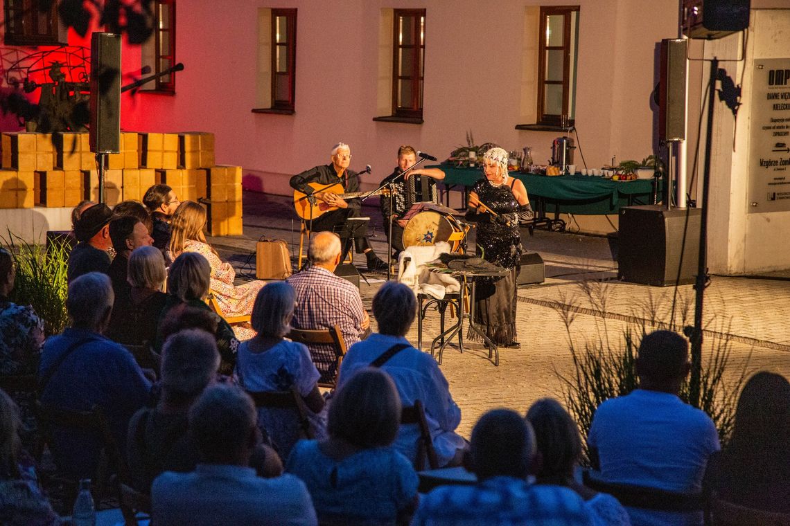 „Pociąg do literatury. VI Festiwal Herlinga-Grudzińskiego” wraca do Kielc. Tegoroczna edycja odbywa się pod hasłem „Obecność” „Pociąg do literatury. VI Festiwal Herlinga-Grudzińskiego” wraca do Kielc. Tegoroczna edycja odbywa się pod hasłem „Obecność”