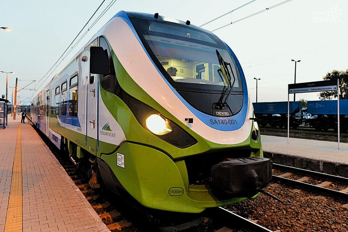 Pociągiem z Sandomierza do Rzeszowa Pociągiem z Sandomierza do Rzeszowa