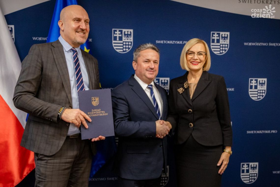 Podpisano kolejne umowy na wsparcie osób starszych i niepełnosprawnych