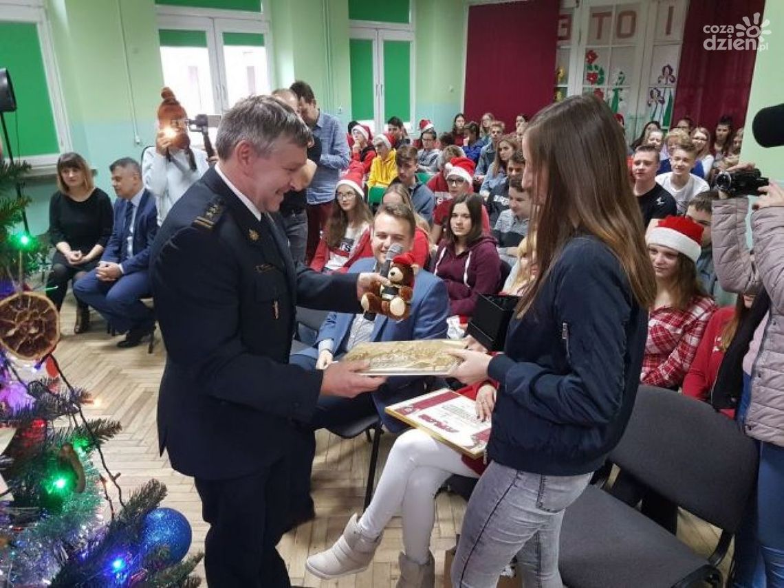 Podziękowania dla piętnastoletniej bohaterki