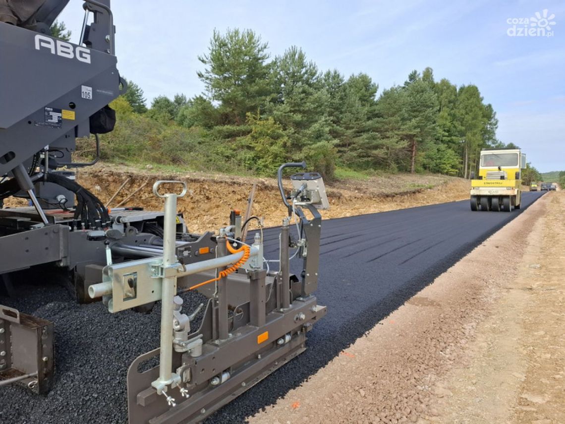 Polichno zyska „małą obwodnicę” – trwa budowa drugiego etapu trasy Polichno zyska „małą obwodnicę” – trwa budowa drugiego etapu trasy