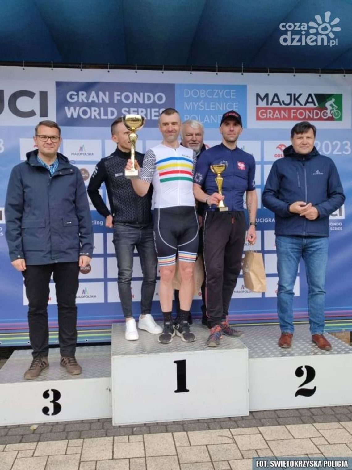 Policjanci otrzymali zaszczytny tytuł w zawodach sportowych Policjanci otrzymali zaszczytny tytuł w zawodach sportowych