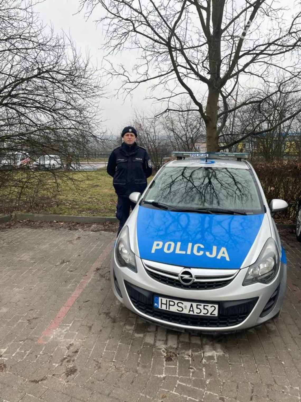 Policjanci pomogli nastolatkowi dotrzeć do szpitala Policjanci pomogli nastolatkowi dotrzeć do szpitala