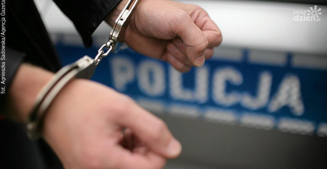 Policjanci zatrzymali sprawców włamania Policjanci zatrzymali sprawców włamania