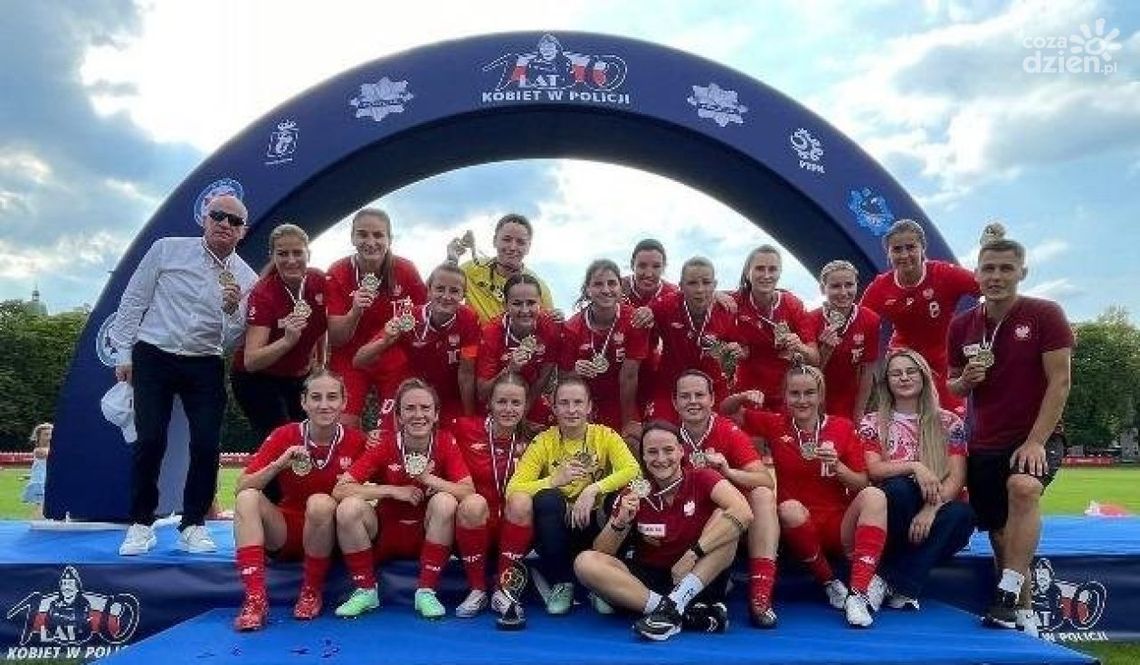 Policjantka z Włoszczowy w reprezentacji narodowej. Natalia Sudomirska zagrała w meczu z okazji Święta Policji