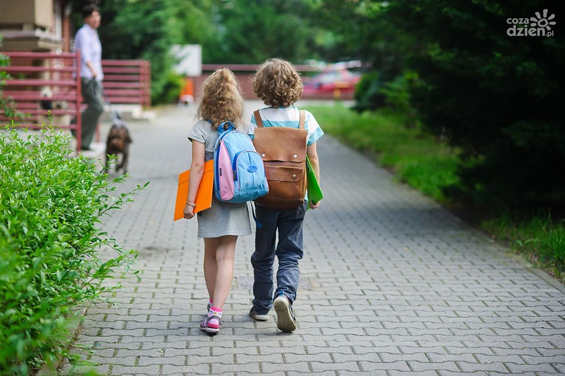 Policyjna akcja "Bezpieczna droga do szkoły" Policyjna akcja "Bezpieczna droga do szkoły"