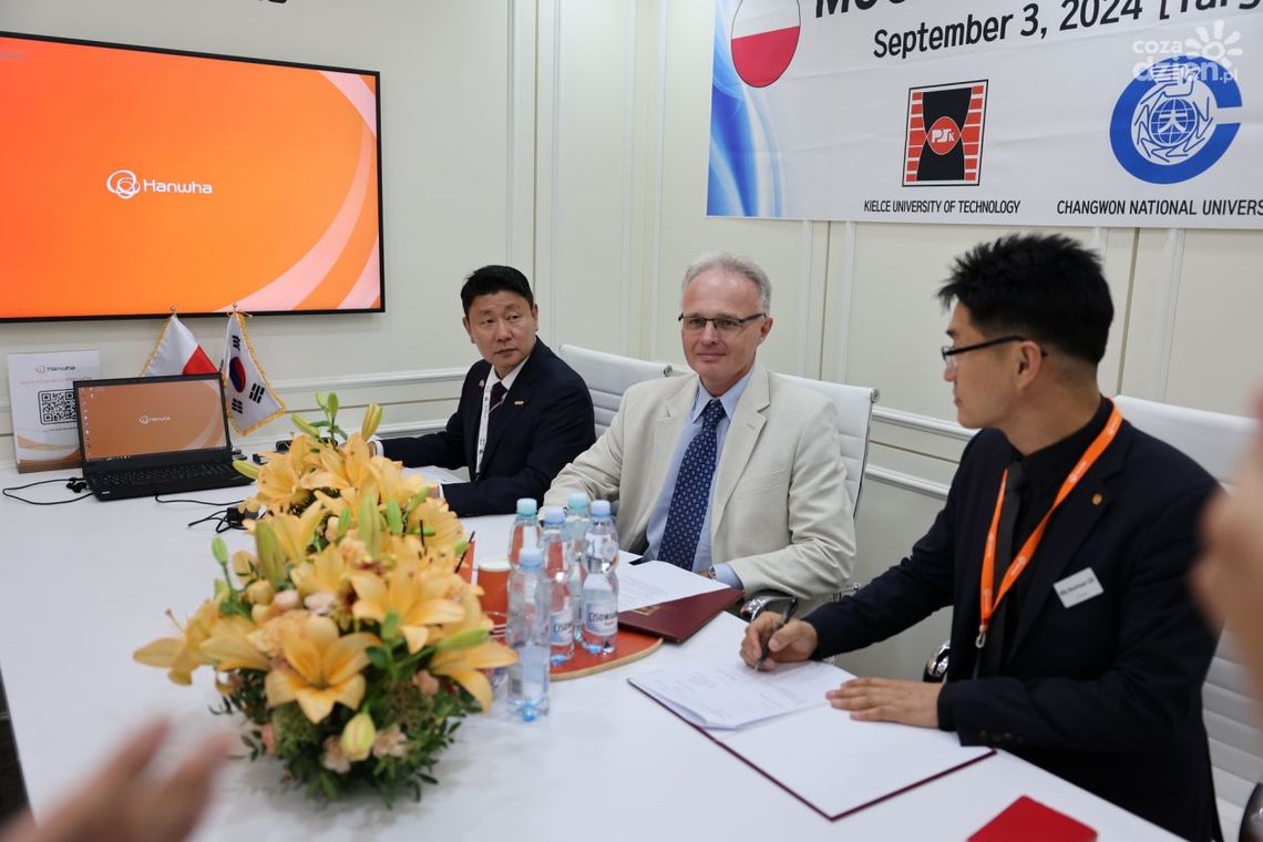 Politechnika Świętokrzyska podpisała ważne umowy i porozumienia podczas XXXII MSPO Politechnika Świętokrzyska podpisała ważne umowy i porozumienia podczas XXXII MSPO