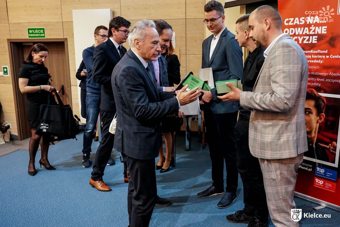 Politechnika Świętokrzyska wręczyła Platynowe Indeksy 2023 Politechnika Świętokrzyska wręczyła Platynowe Indeksy 2023