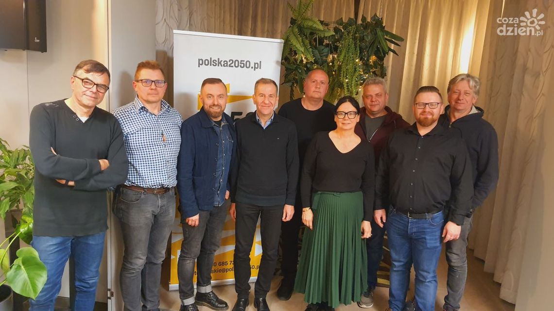 Polska 2050 Szymona Hołowni bliżej ludzi