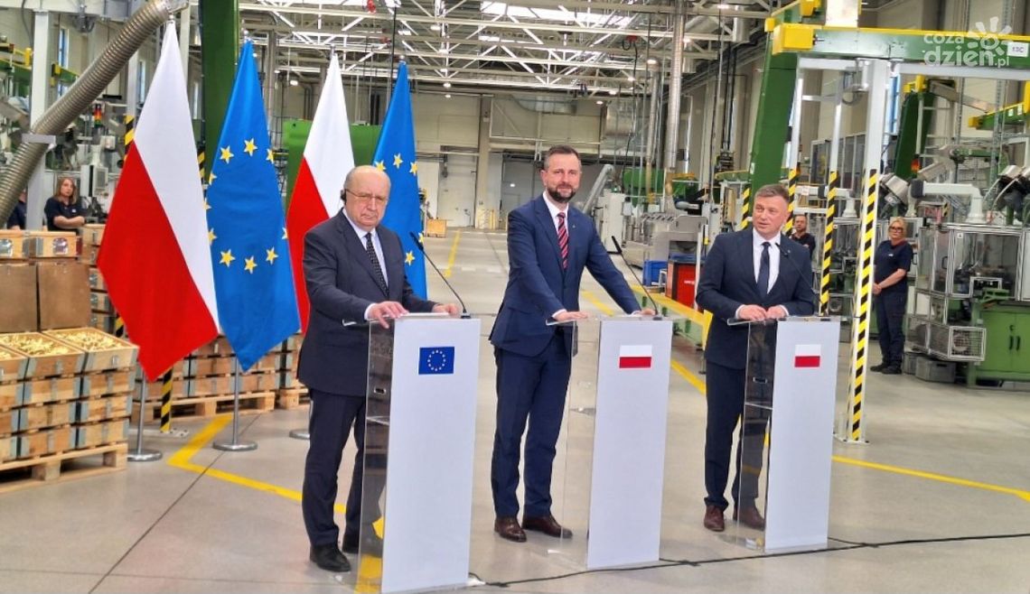 Polska zwiększa produkcję uzbrojenia. Wizyta szefa MON i komisarza UE w MESKO Polska zwiększa produkcję uzbrojenia. Wizyta szefa MON i komisarza UE w MESKO