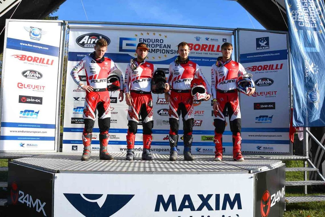 Pomimo kontuzji udało mu się zająć drugie miejsce w motocyklowych rajdach enduro Pomimo kontuzji udało mu się zająć drugie miejsce w motocyklowych rajdach enduro