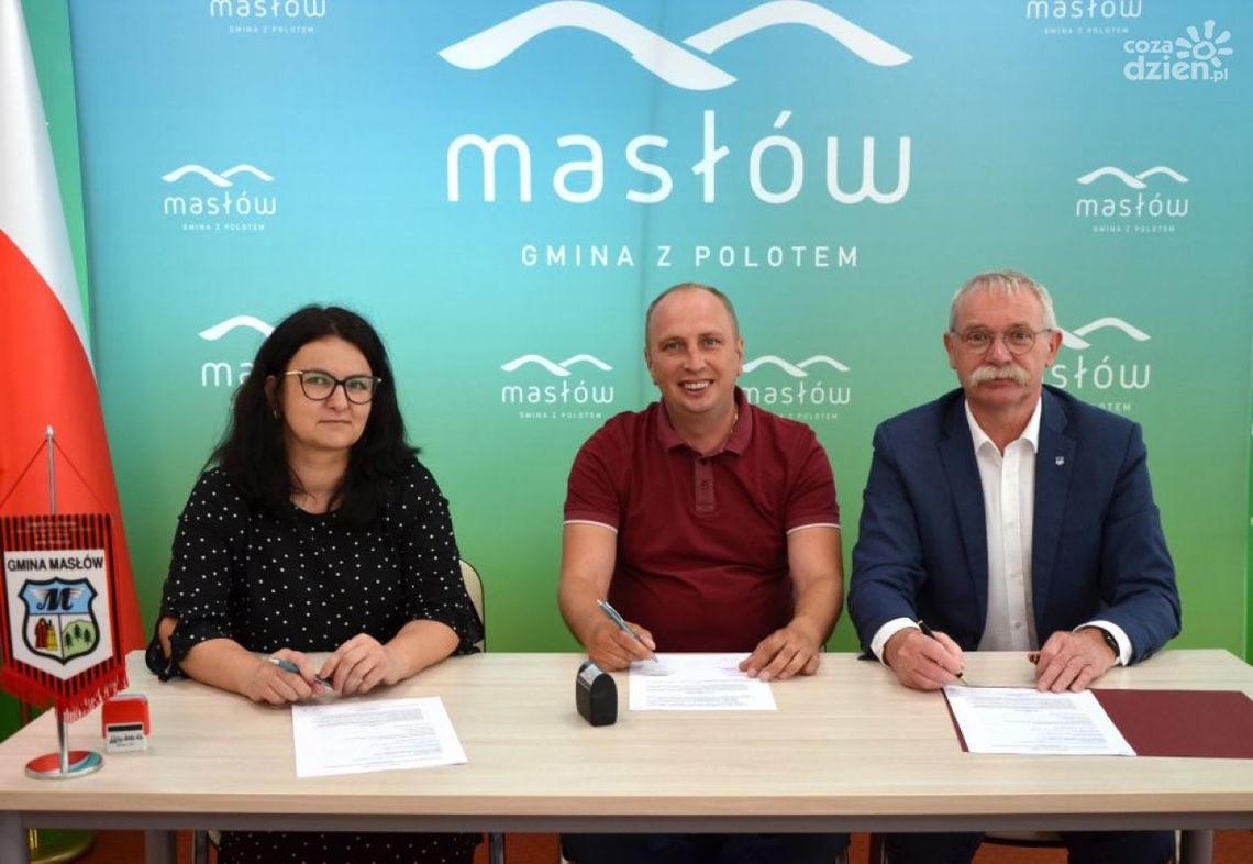 Pomnik ofiar hitlerowców stanie w Masłowie Pomnik ofiar hitlerowców stanie w Masłowie