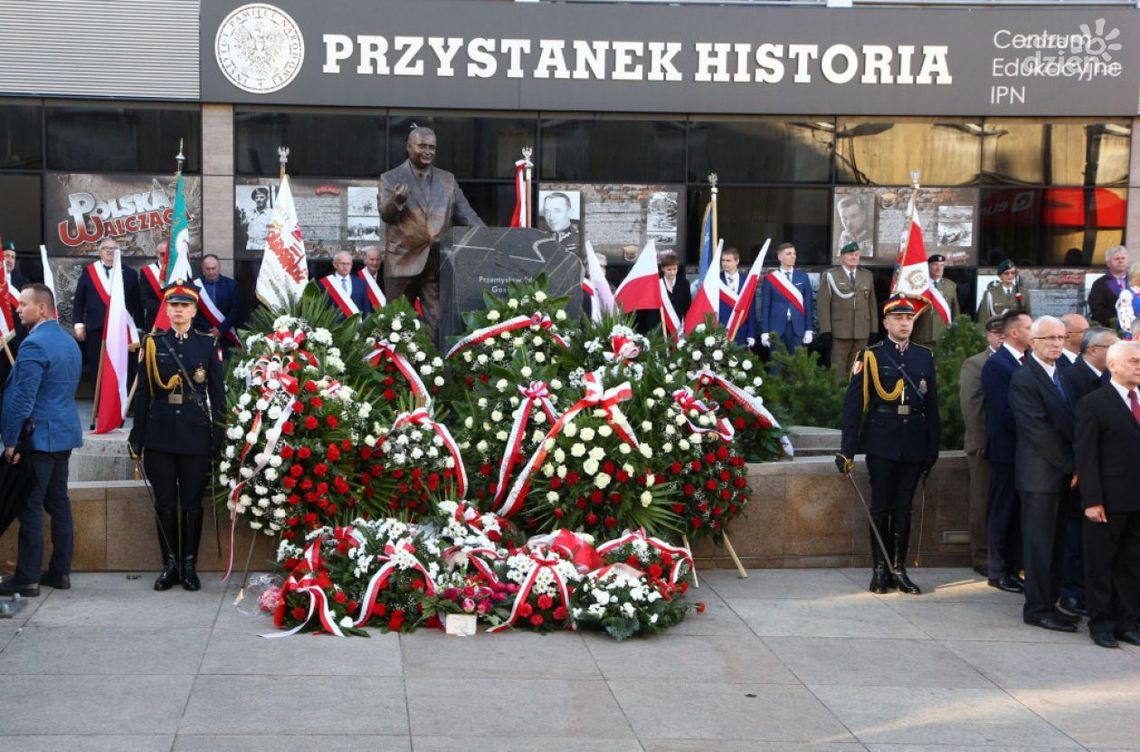 Pomnik Przemysława Gosiewskiego w Kielcach 