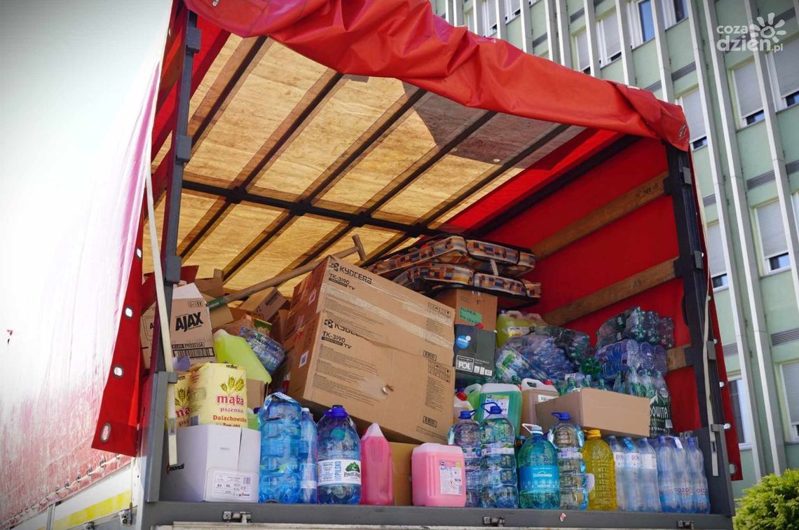 Pomoc dla powodzian. Zmienia się asortyment potrzebnych rzeczy. Ważne dla wszystkich niosących dary! Pomoc dla powodzian. Zmienia się asortyment potrzebnych rzeczy. Ważne dla wszystkich niosących dary!