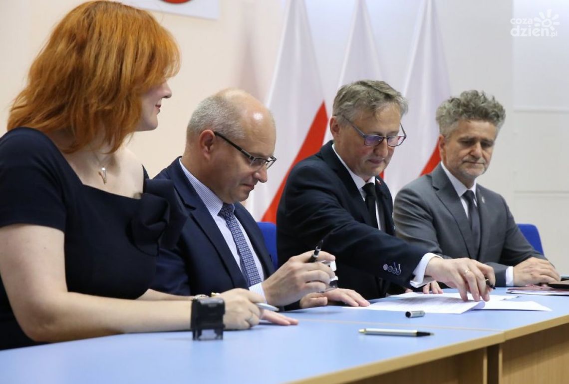 Ponad 1 mln zł dla świętokrzyskich DPS-ów Ponad 1 mln zł dla świętokrzyskich DPS-ów