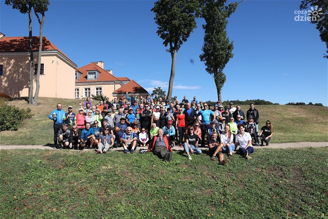 Ponad 100 rowerzystów pojechało z nami do Chęcin Ponad 100 rowerzystów pojechało z nami do Chęcin