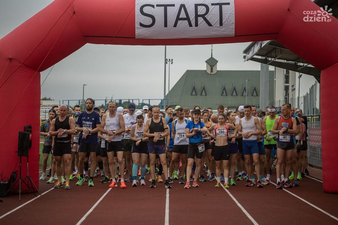 Ponad 200 zawodników wzięło udział w III Edycji Półmaratonu Buskiego Ponad 200 zawodników wzięło udział w III Edycji Półmaratonu Buskiego