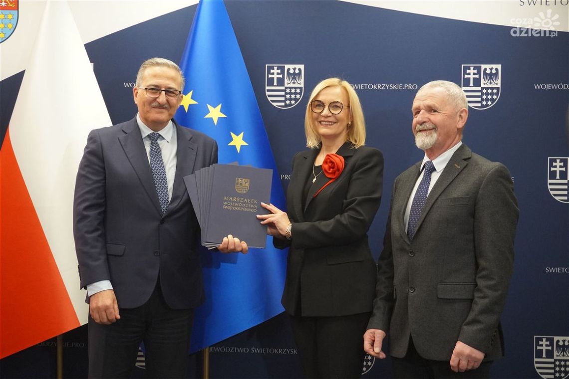 Ponad 6 mln zł trafi do szpitala w Czerwonej Górze na sprzęt, inwestycje i poprawę jakości leczenia Ponad 6 mln zł trafi do szpitala w Czerwonej Górze na sprzęt, inwestycje i poprawę jakości leczenia