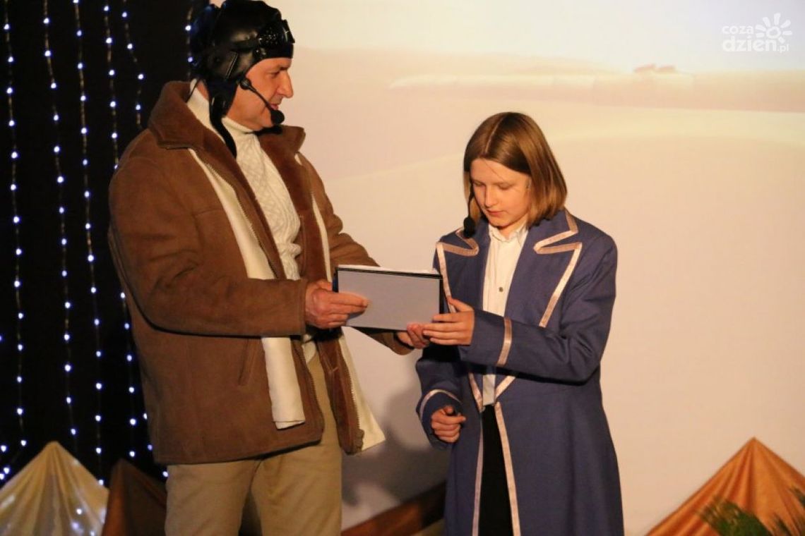 Poruszający występ w wykonaniu uczniów, nauczycieli, rodziców i absolwentów Szkoły Podstawowej w Bilczy