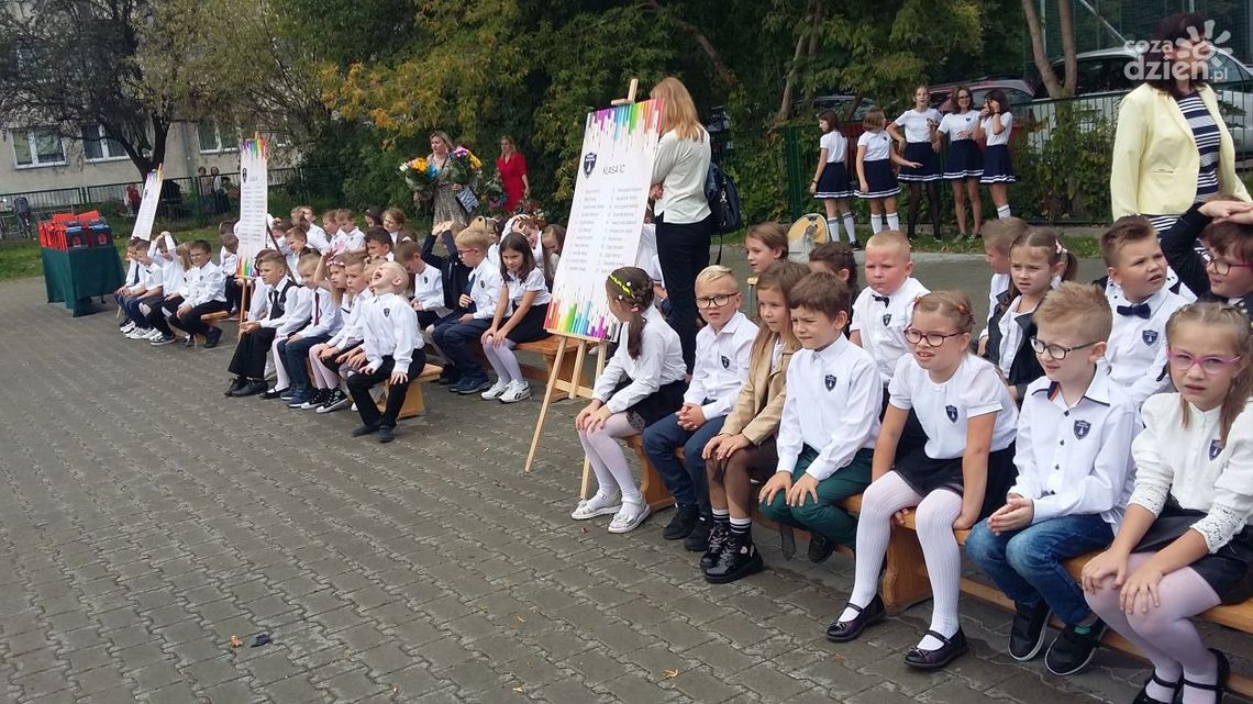 Potrójna uroczystość w ostrowieckiej "Czwórce"