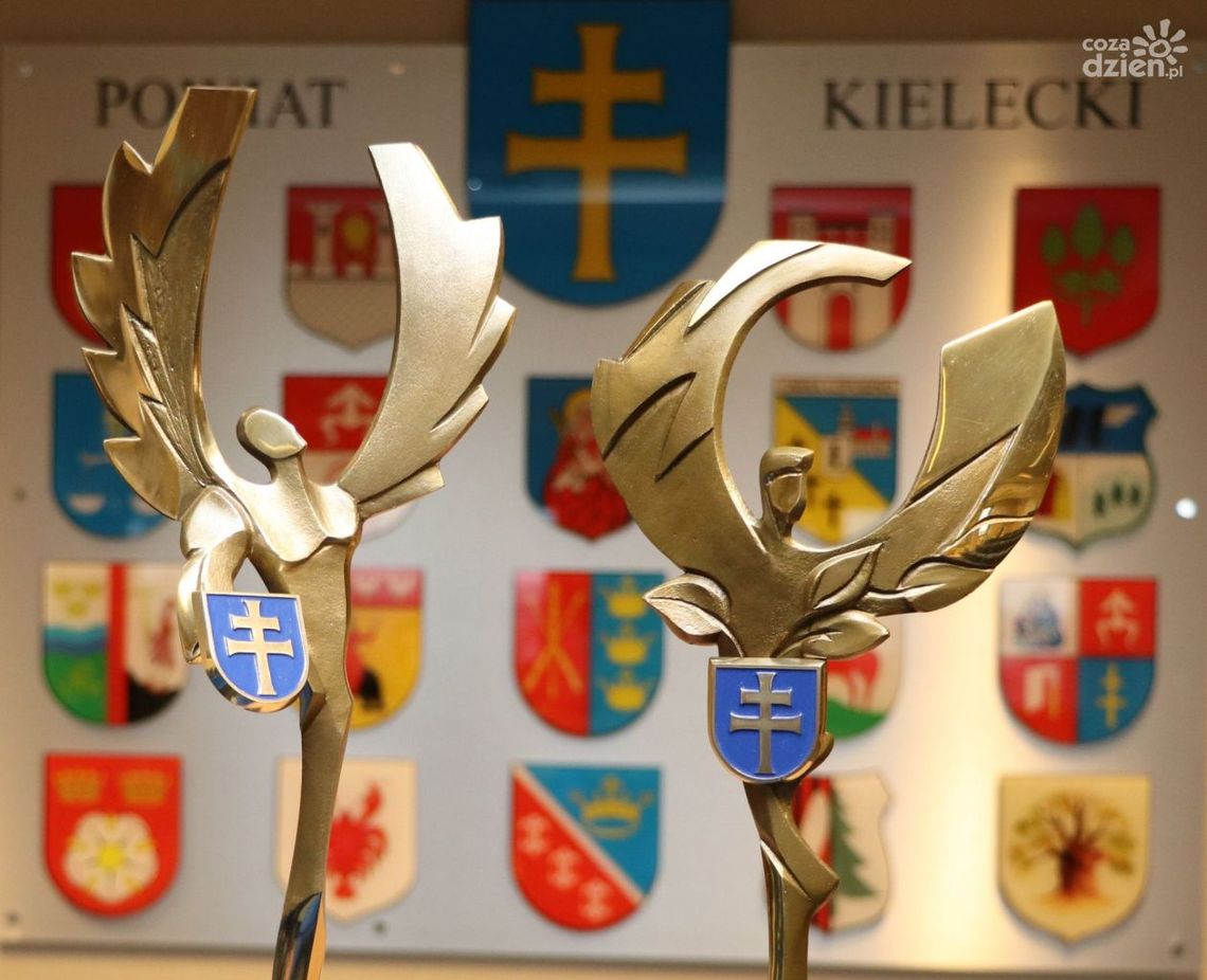 Powiat Kielecki uhonoruje wybitne postacie – trwa nabór kandydatów do prestiżowych tytułów