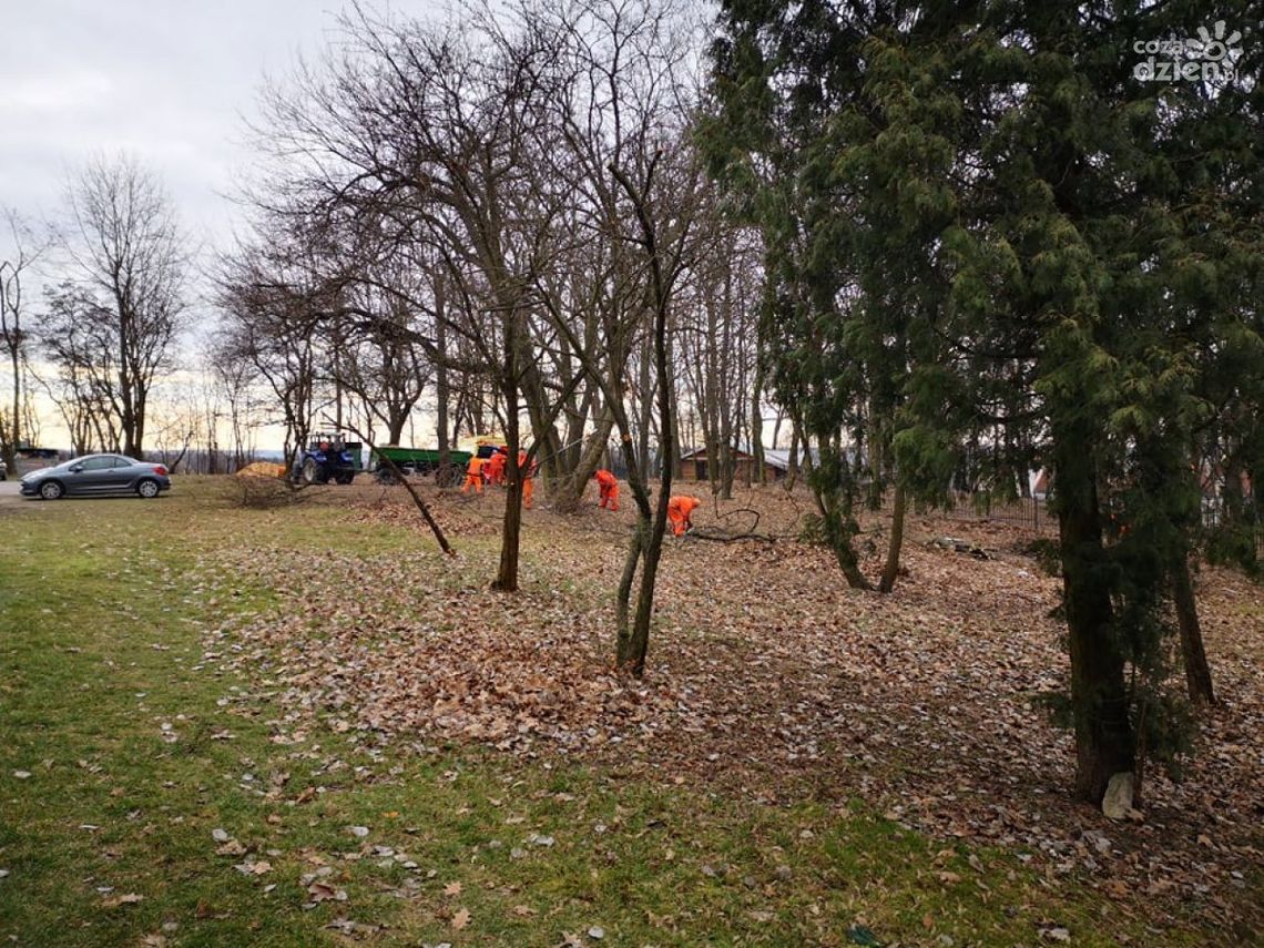 Powiat pomaga w wielkim sprzątaniu Powiat pomaga w wielkim sprzątaniu