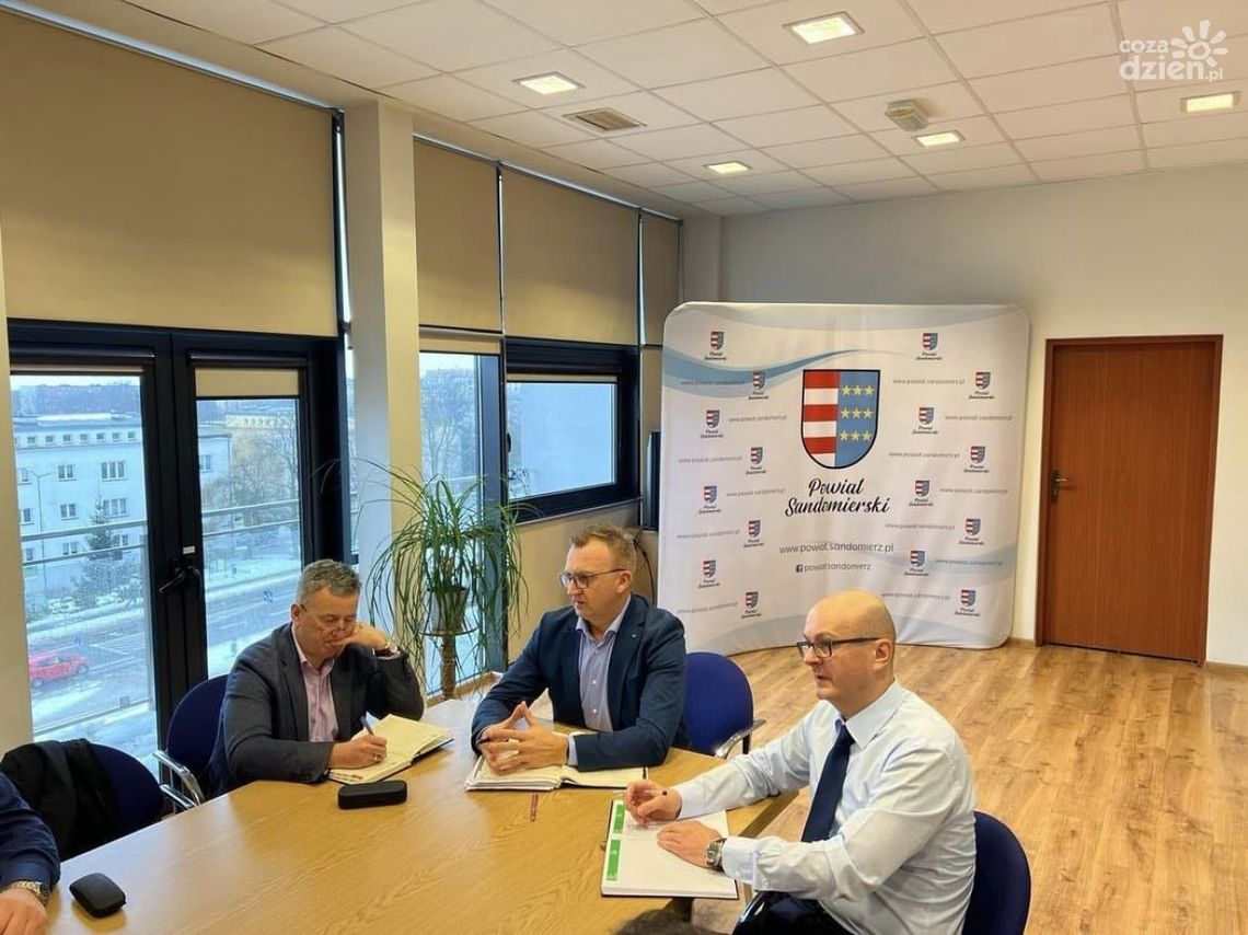 Powiat sandomierski rusza z inwestycjami drogowymi Powiat sandomierski rusza z inwestycjami drogowymi