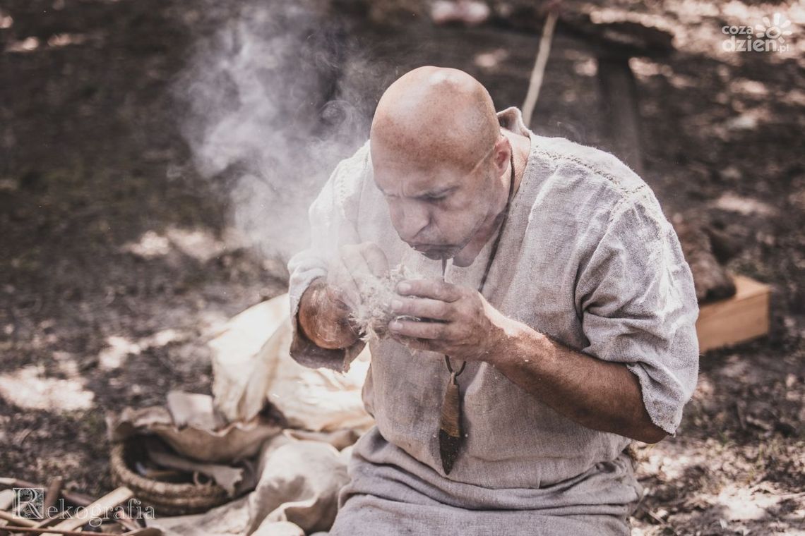 Powrót do epoki kamienia w muzeum i rezerwacie Krzemionki Powrót do epoki kamienia w muzeum i rezerwacie Krzemionki