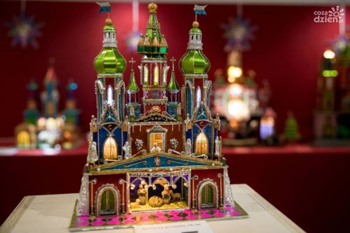 Powstaje szopka z symbolami Ostrowca Powstaje szopka z symbolami Ostrowca