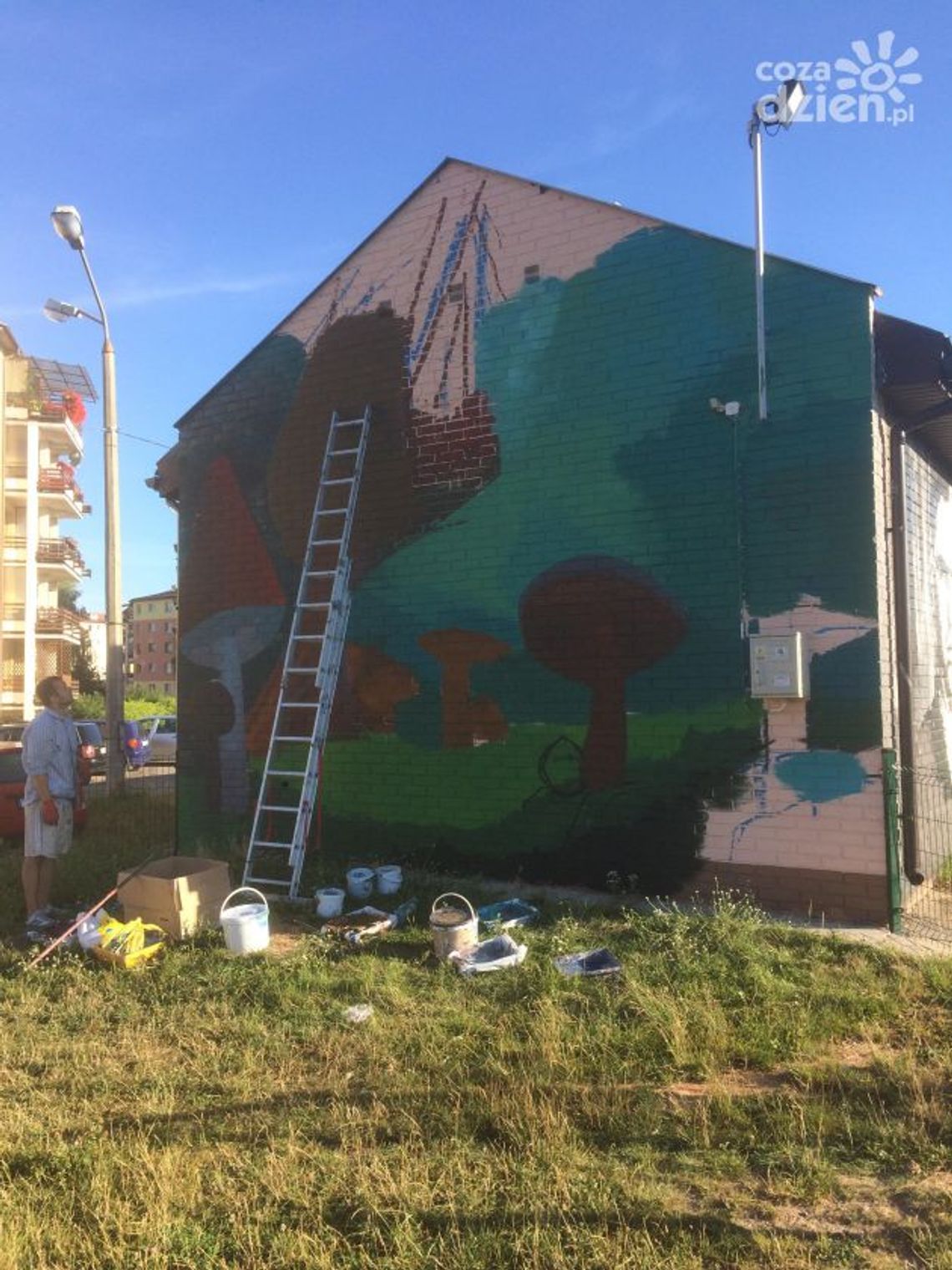 Powstaje totalnie bajkowy mural Powstaje totalnie bajkowy mural