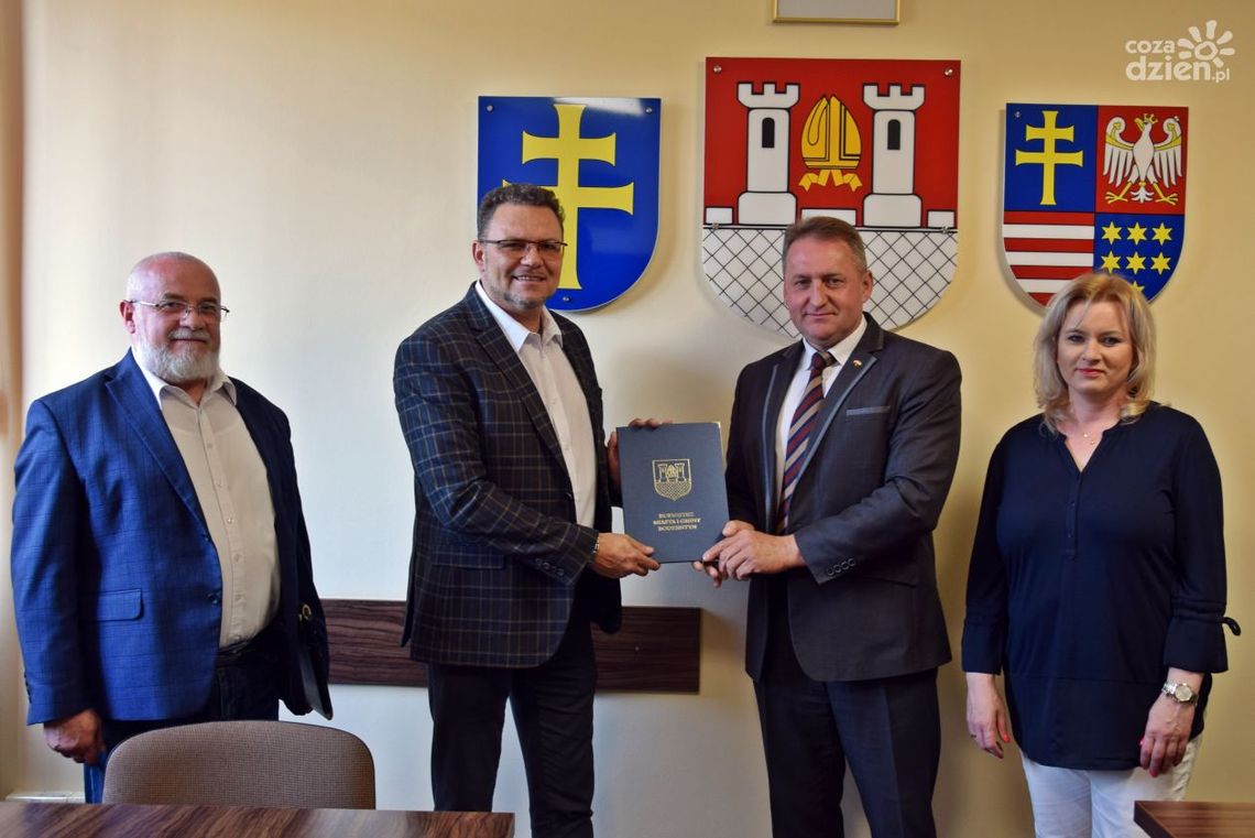 Powstanie nowa kanalizacja sanitarna w Świętej Katarzynie i Wzdole Parcele Powstanie nowa kanalizacja sanitarna w Świętej Katarzynie i Wzdole Parcele