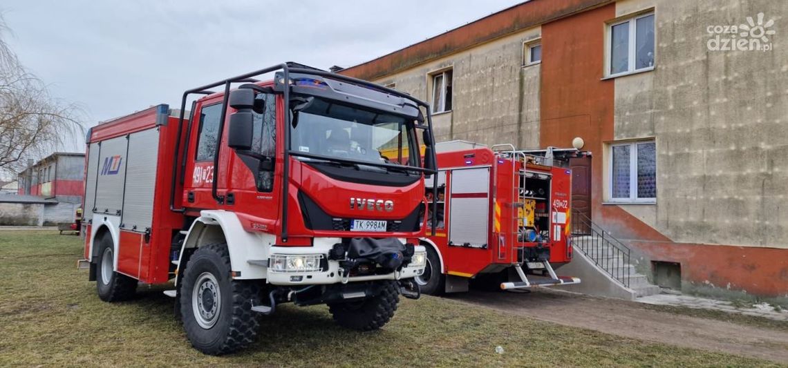 Pożar budynku socjalnego w Starachowicach. Jedna osoba ranna Pożar budynku socjalnego w Starachowicach. Jedna osoba ranna