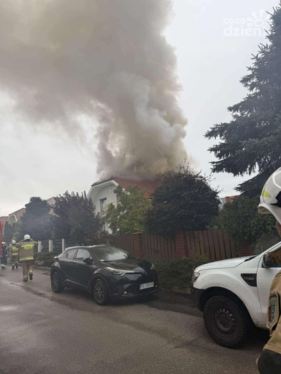 Pożar domu w Bilczy – jedna osoba trafiła do szpitala Pożar domu w Bilczy – jedna osoba trafiła do szpitala